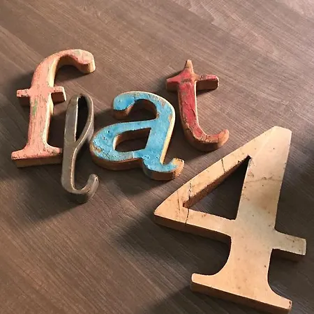 Flat 4 *