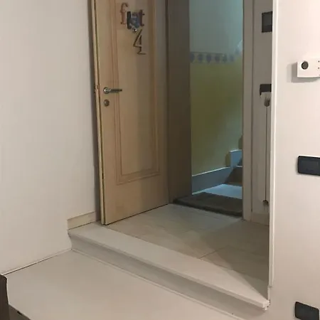 Flat 4 *